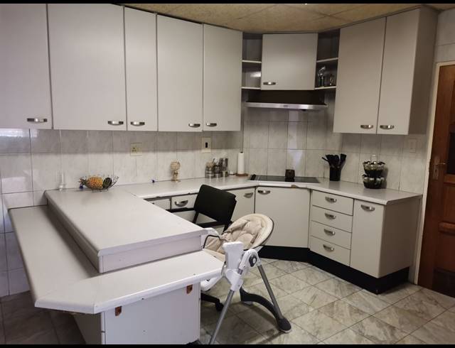 4 BEDROOM HOUSE FOR SALE IN ZINNIAVILLE